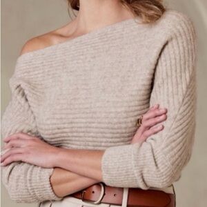Banana Republic women's off the shoulder wool sweater in beige

NWT